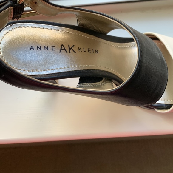 Black and White dressy AK Open Toe Heel - Picture 3 of 7